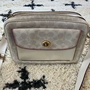 1990s/Y2K Coach Cassie Camera Bag in Beige and Rose